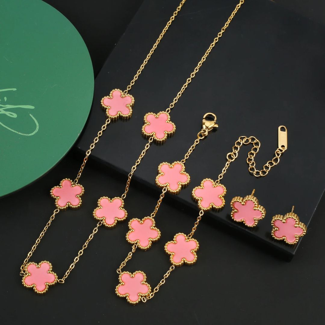 Clover Charm Jewelry Set - Bentley Maxwell