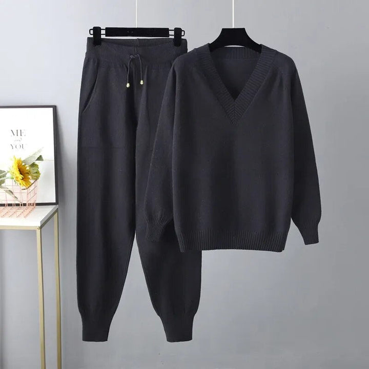 Tundraloom Knitted Set - Bentley Maxwell