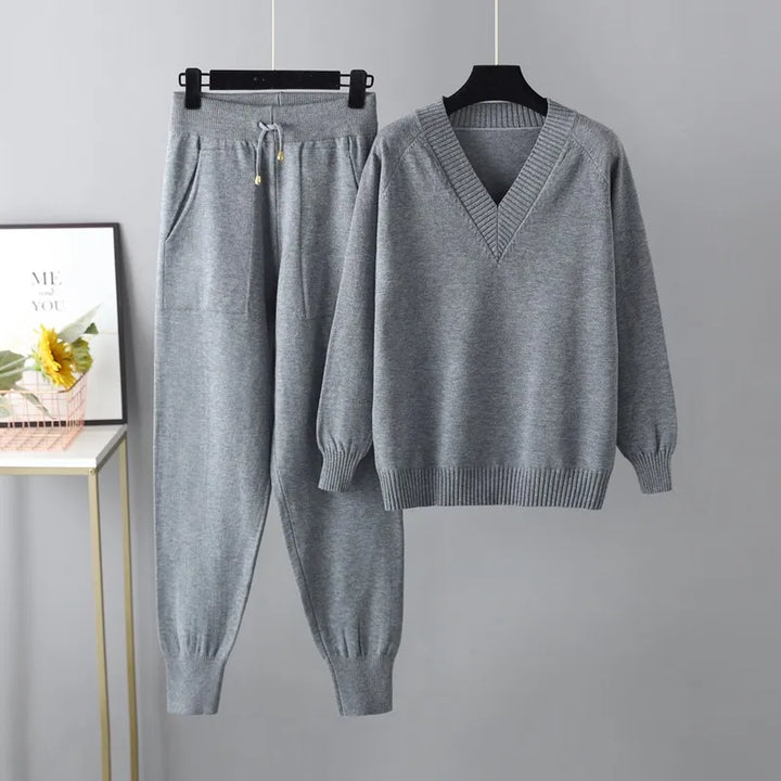 Tundraloom Knitted Set - Bentley Maxwell