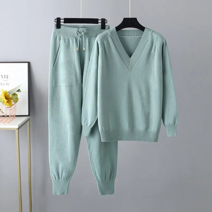 Tundraloom Knitted Set - Bentley Maxwell