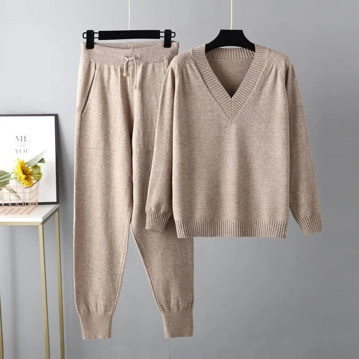 Tundraloom Knitted Set - Bentley Maxwell